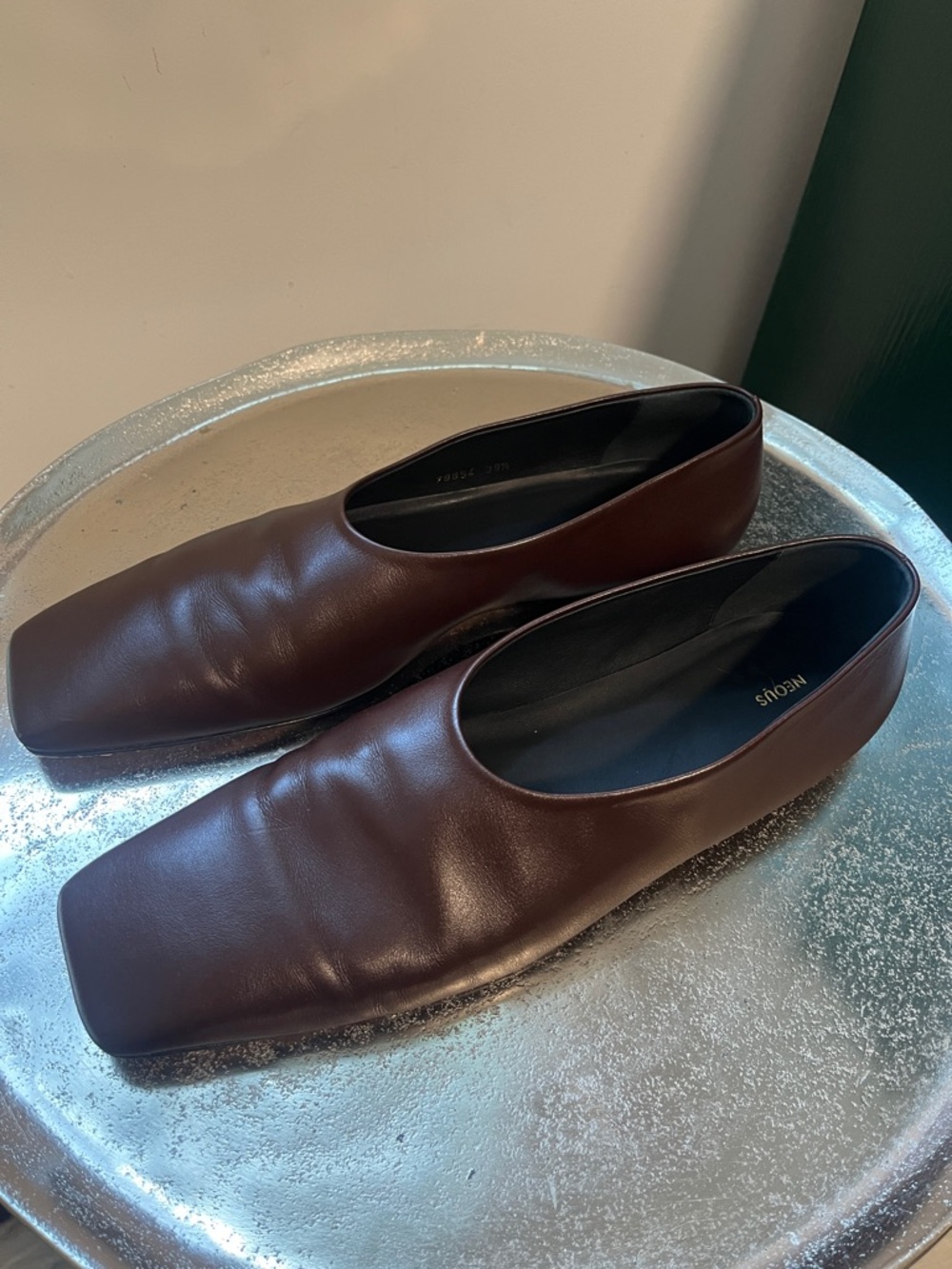 NEOUS Women's Square-Toe Brown Leather flats